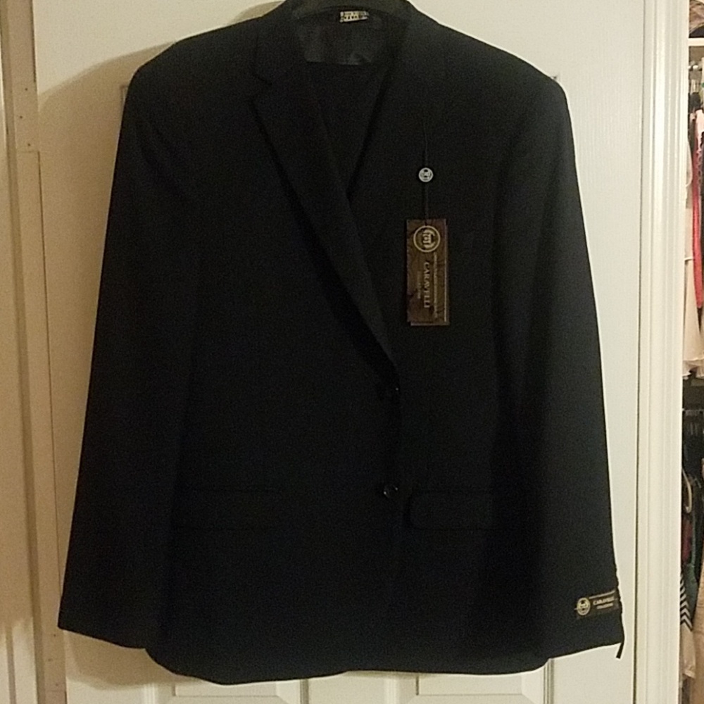 Caravelli 3 Piece Suit